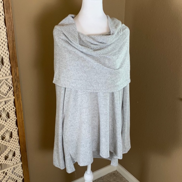 Gibson NWT Gray Ivory Striped Cowl Neck Long Sleeve Tunic Top Size L - Picture 1 of 9